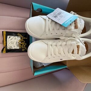 Reef Women's White Sneakers